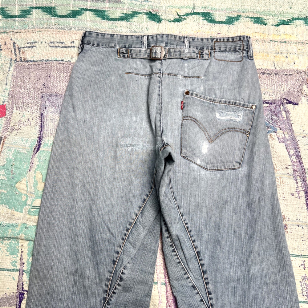 Vintage Levi’s Engineered Twisted Seams Cinch Back Blue Jeans 32x31